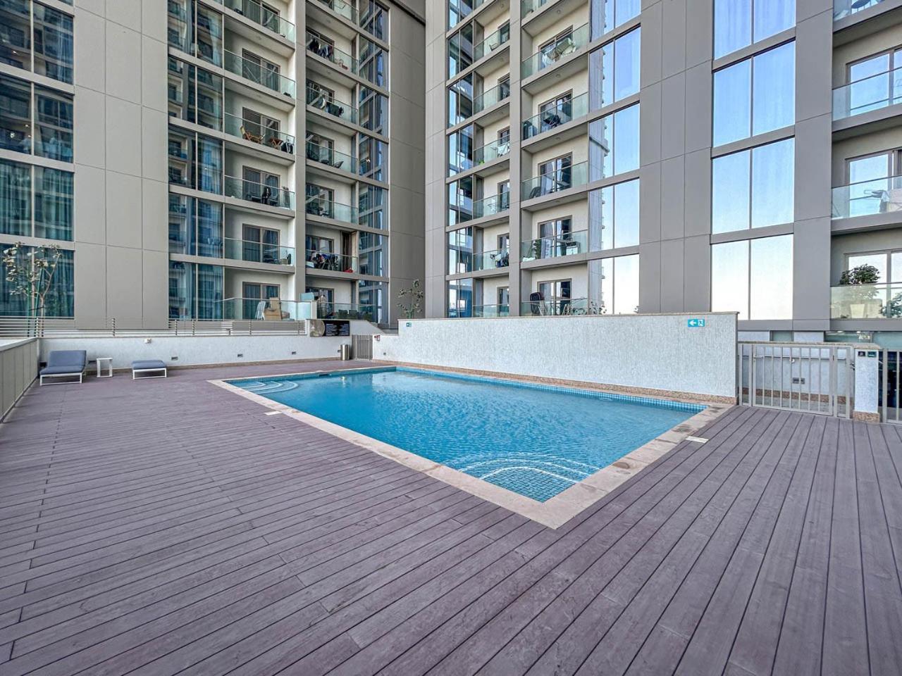 Apartment New 2br With Bbq Area, Pool In Sobha Mbr