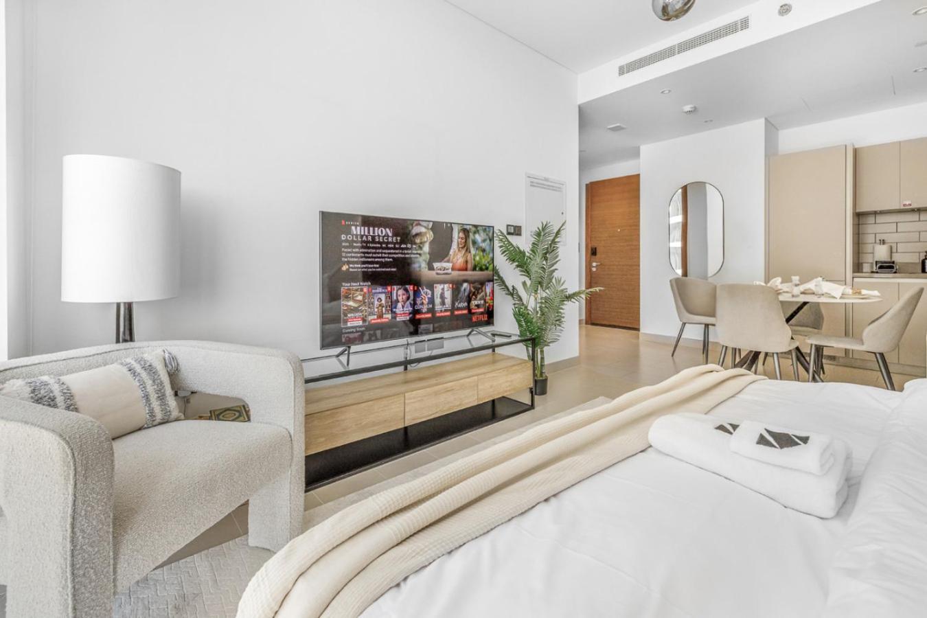 Apartment New 2br With Bbq Area, Pool In Sobha Mbr *